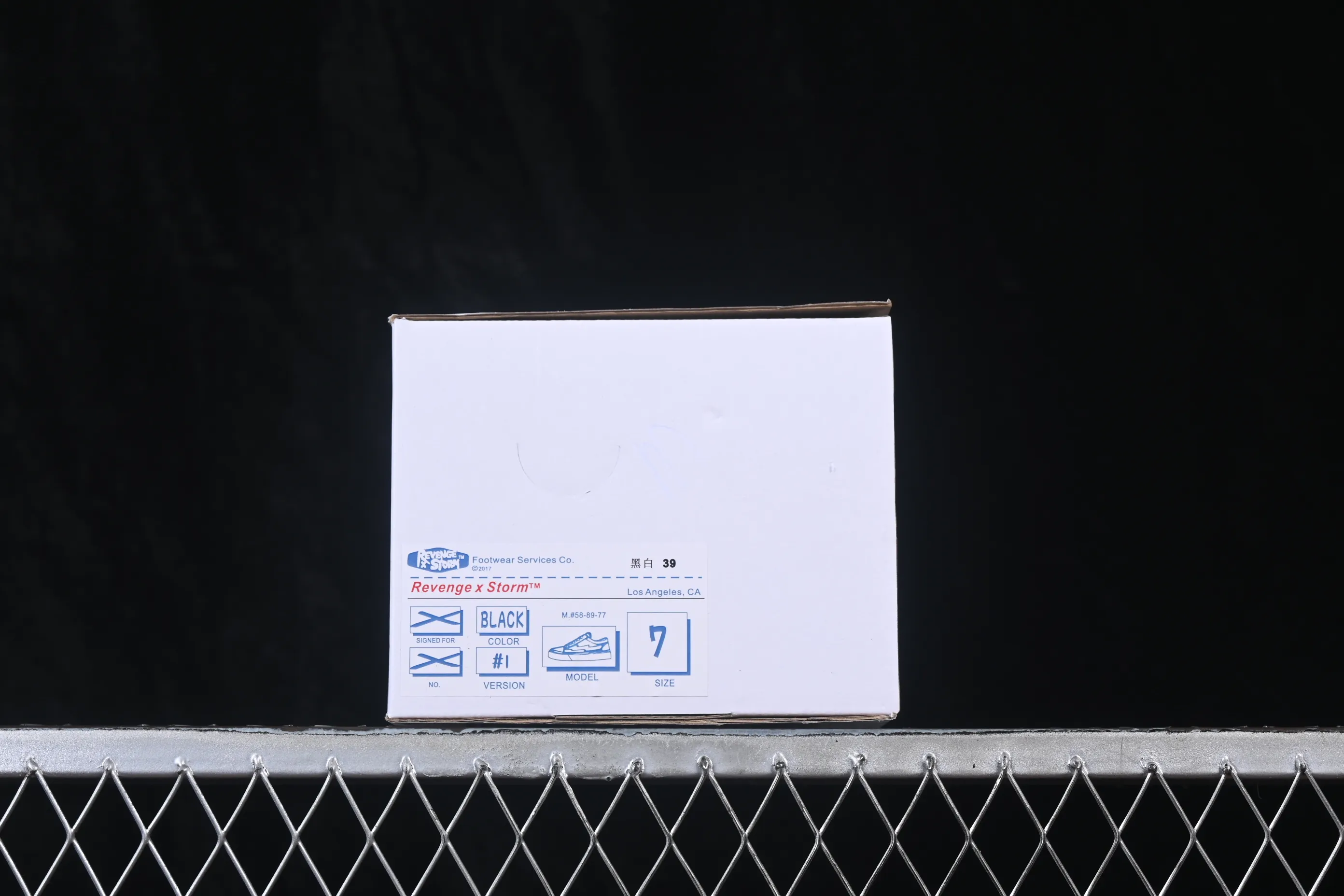 All categories Vans Vans series Vans Low Vans low-top Revenge x Storm Old Skool Lightning joint low-top casual sneakers black and white